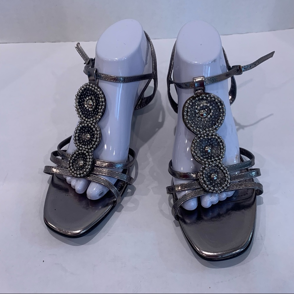 VIZANI stunning grey sandal size 11 with slight wedge for ultimate comfort. New
